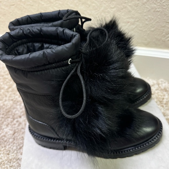 Gorgeous Jimmy Choo boots - Picture 3 of 10